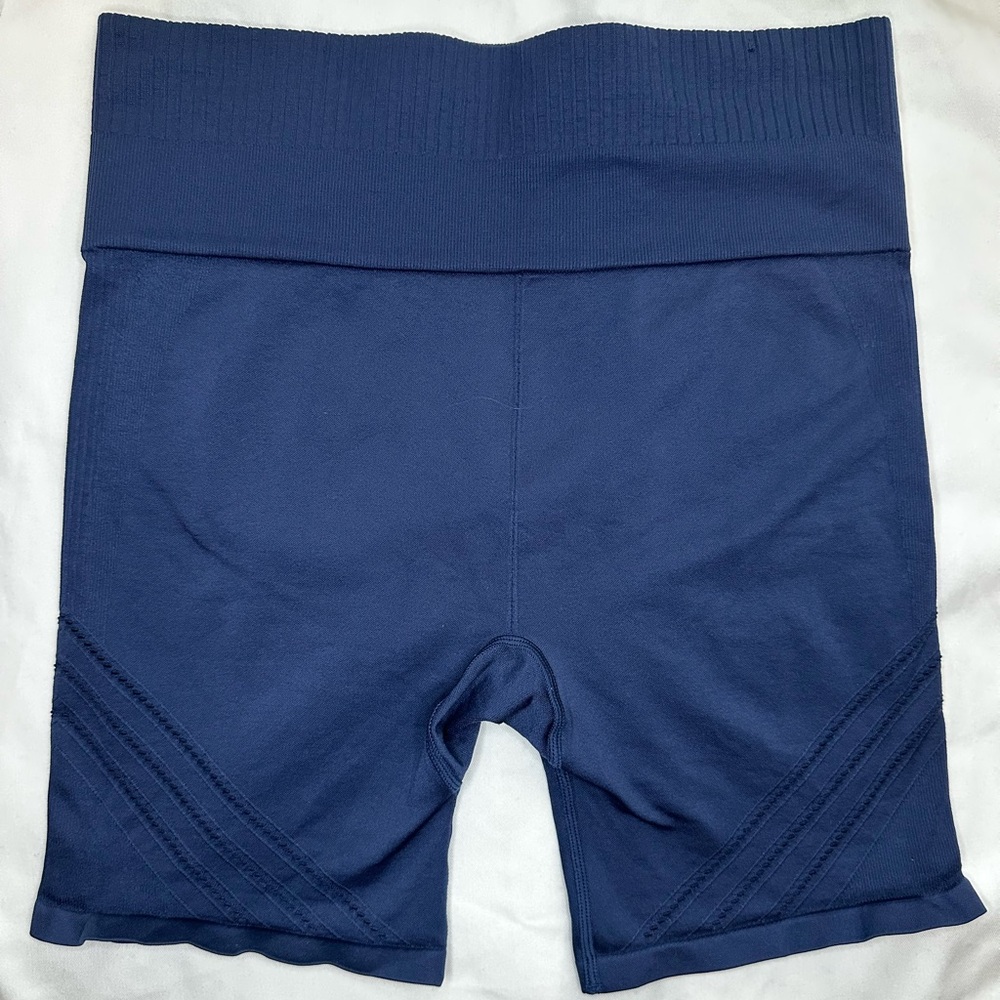 New Balance Women’s Blue Seamless Biker Shorts High Rise Size L